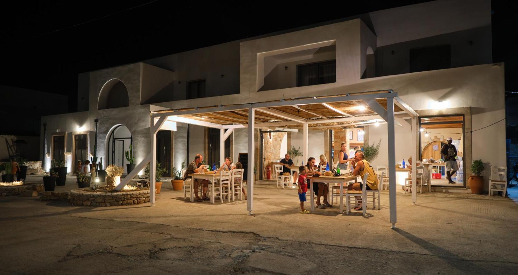 Eden Kythira Hotell Diakofti Eksteriør bilde